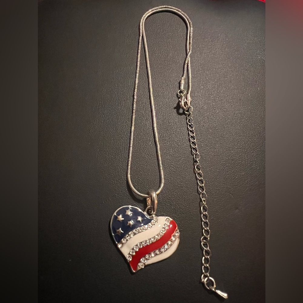 Vintage Stunning 8” Silver American Flag Heart with Rhinestones Chain